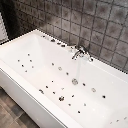 Appartamento Modern In The Heart Of Uus-veerenni Reval
