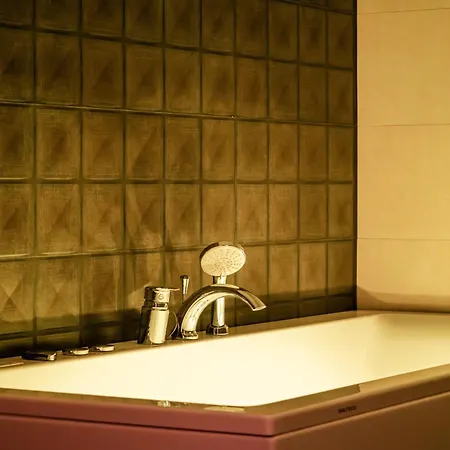 Modern In The Heart Of Uus-veerenni